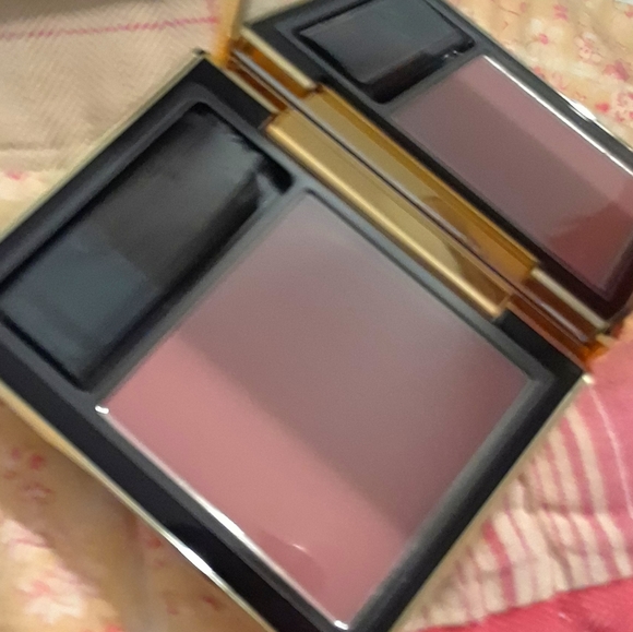estee lauder alluring rose blush
